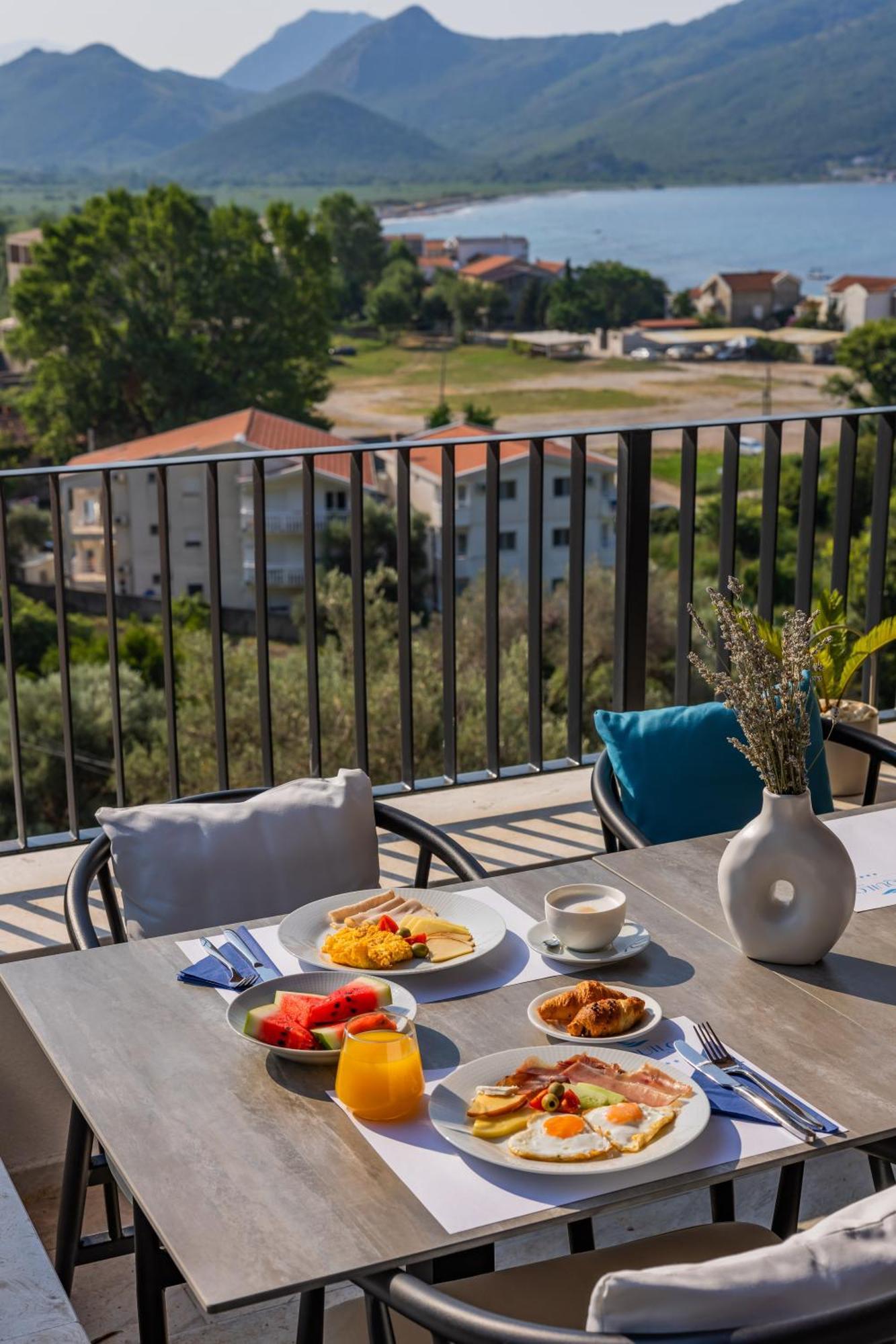 Hotel Aquilo Petrovac Dış mekan fotoğraf