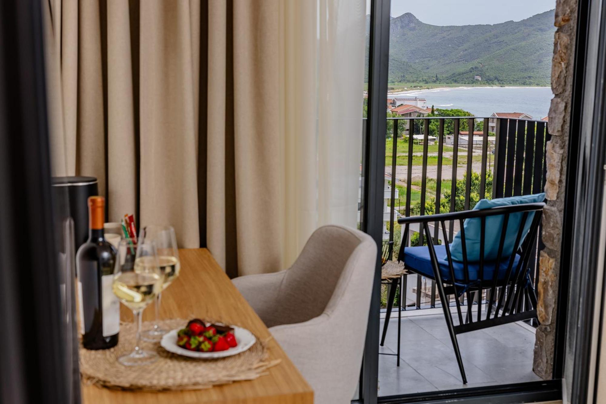 Hotel Aquilo Petrovac Dış mekan fotoğraf